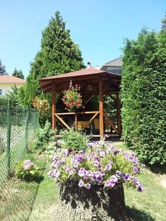 Antal Apartmanok Zalakaros Exterior photo